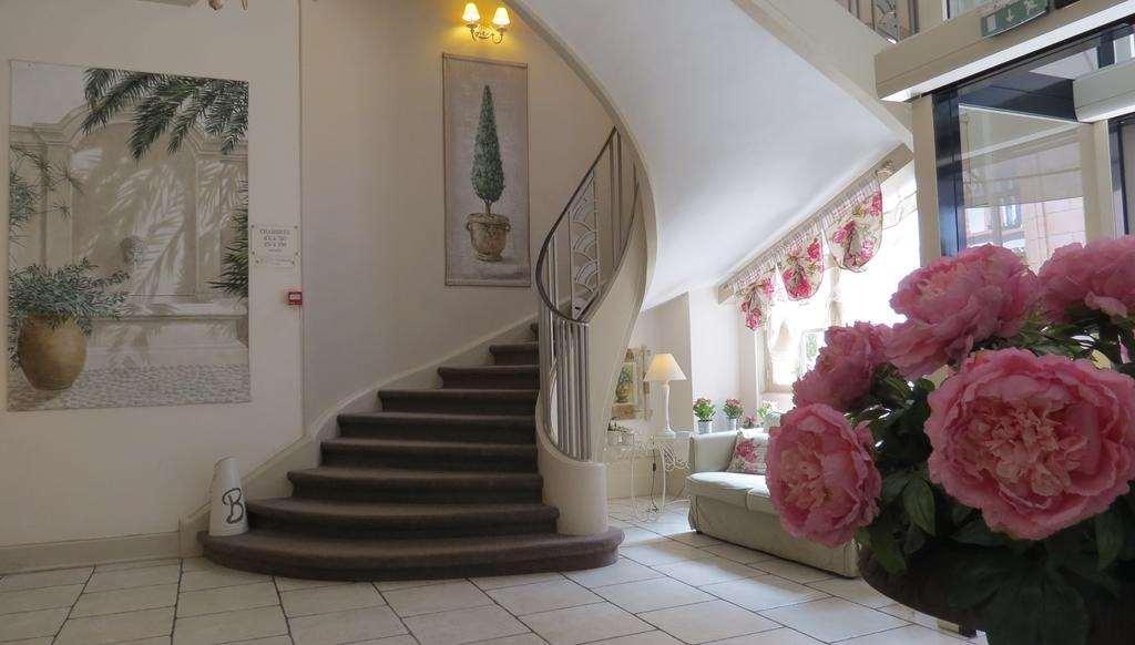 Brit Hotel Bristol Montbéliard Centre Facilidades foto